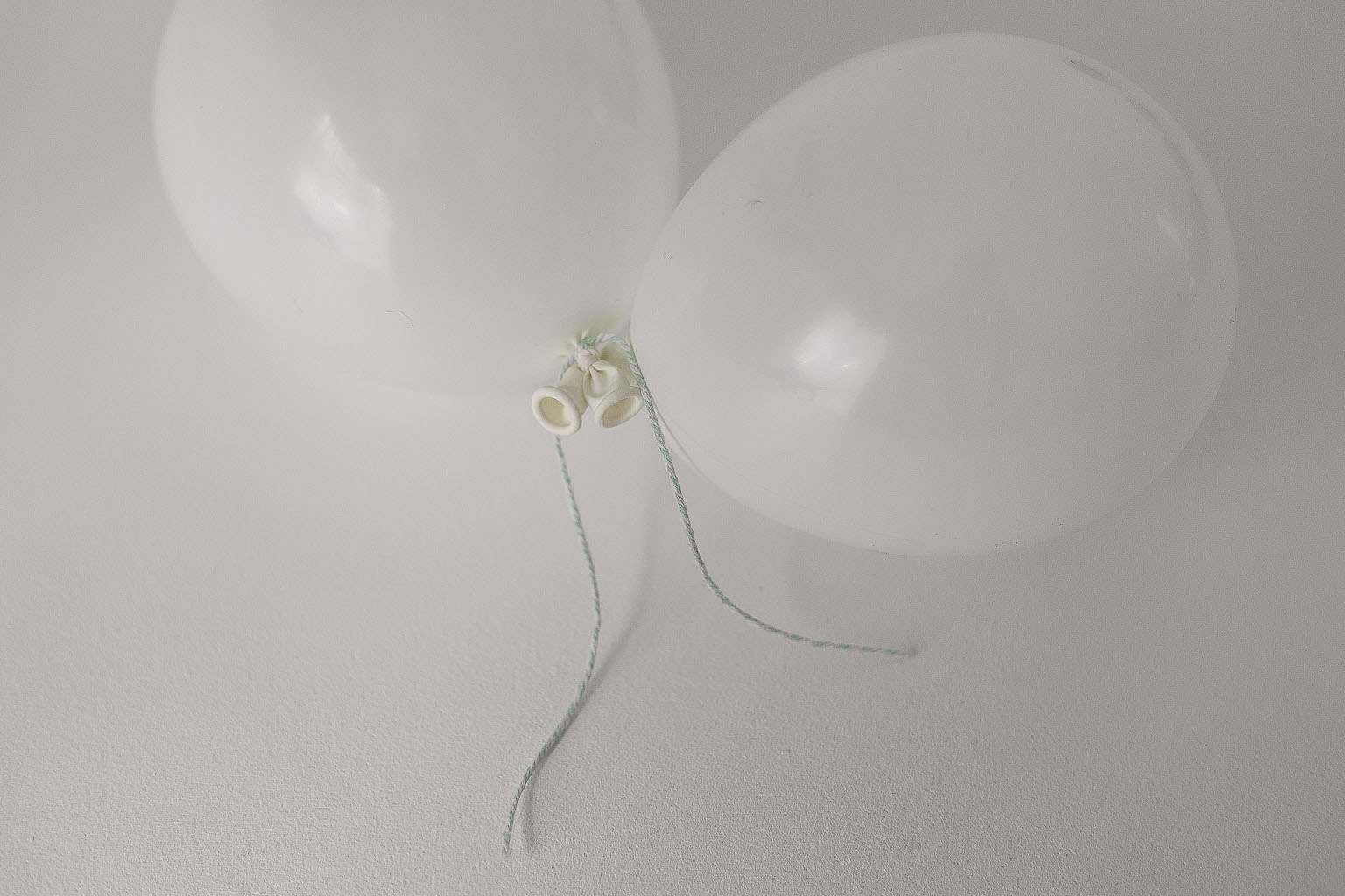 How to make a balloon garland DIY | The Style Aesthetic Blog