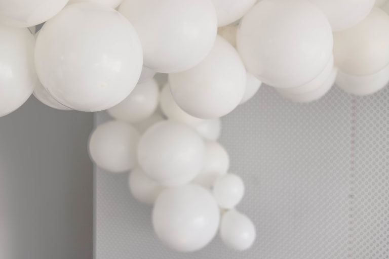 DIY Balloon Garland | The Style Aesthetic