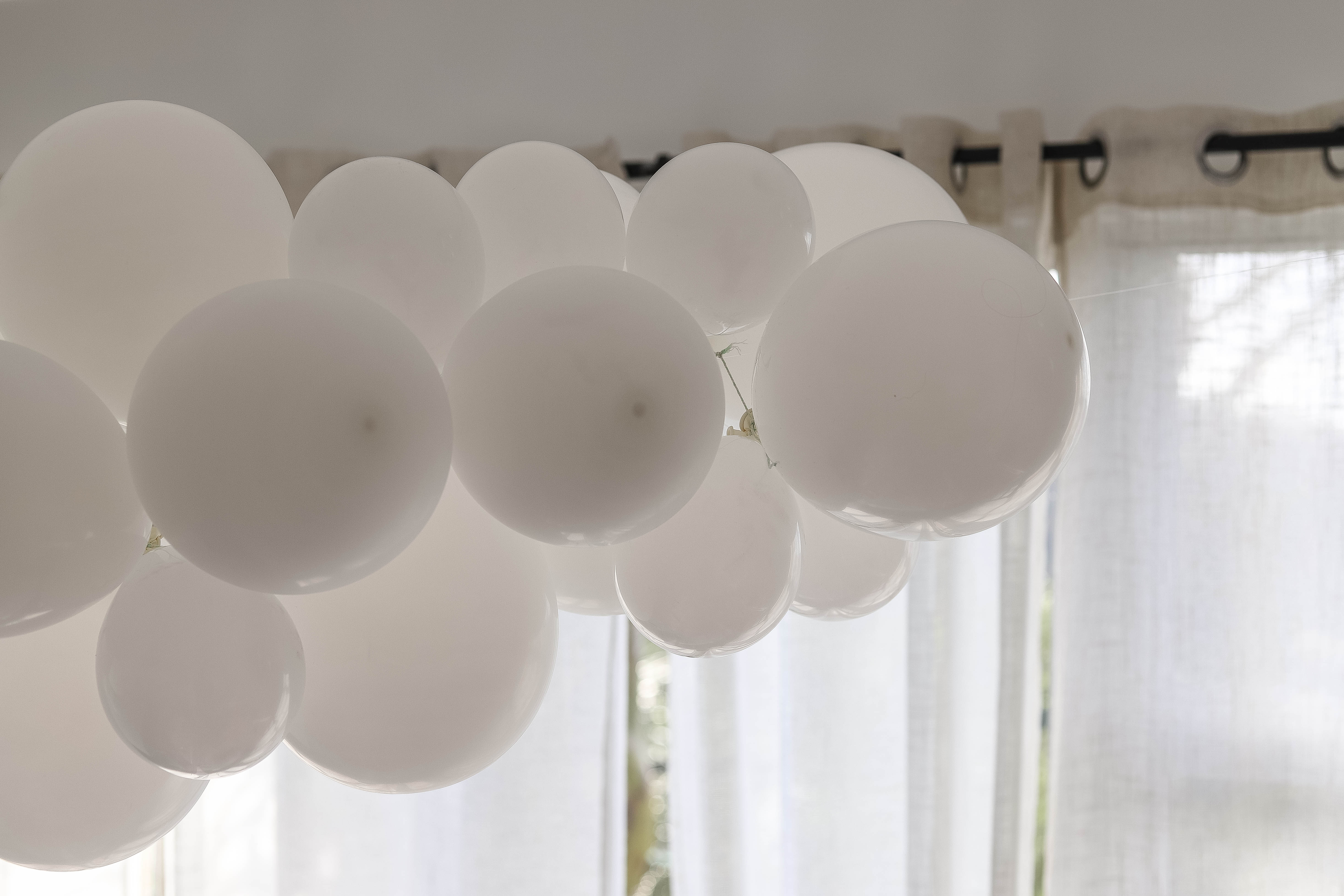How to make a balloon garland DIY | The Style Aesthetic Blog
