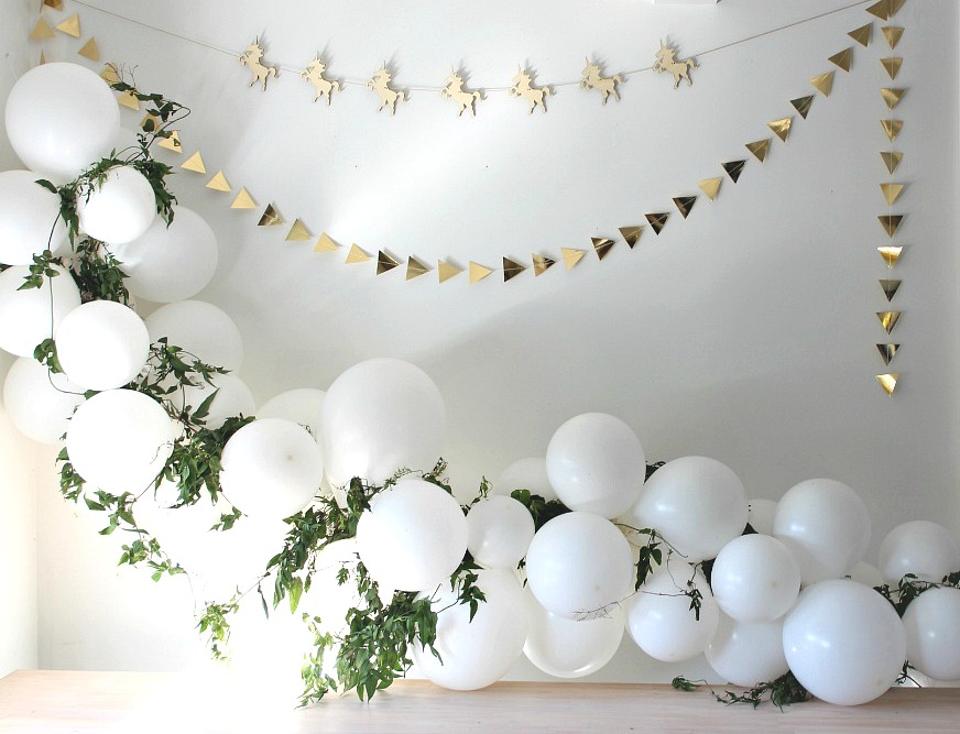 How to make a balloon garland DIY | The Style Aesthetic Blog