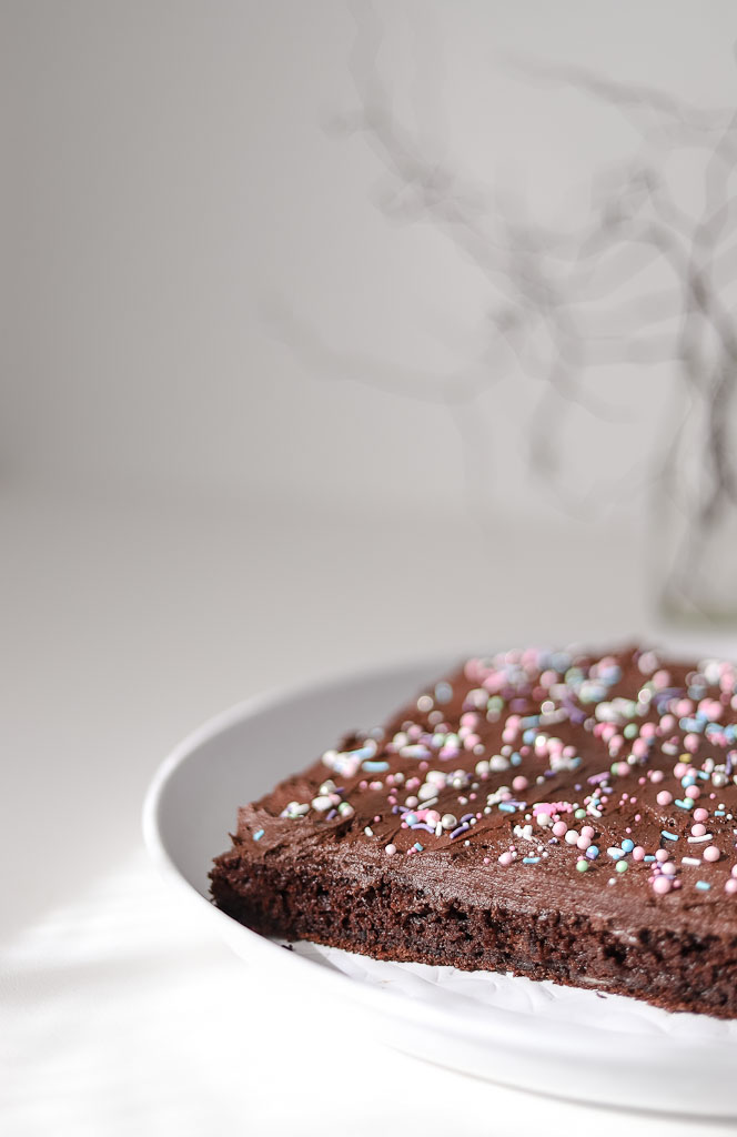 The Style Aesthetic | Chocolate Banana Sheet Cake Recipe | New Zealand Foodie Blog