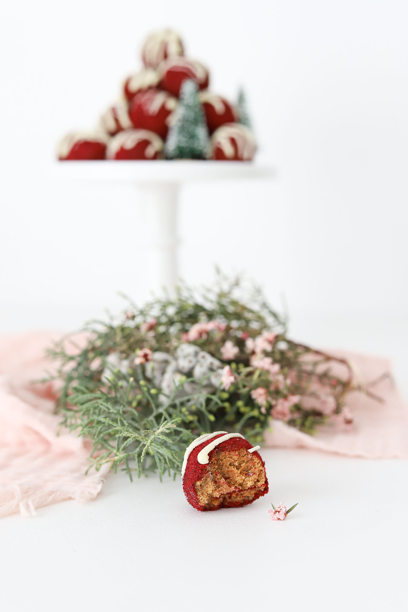 Christmas Plum Cheesecake Truffle Recipe | The Style Aesthetic 