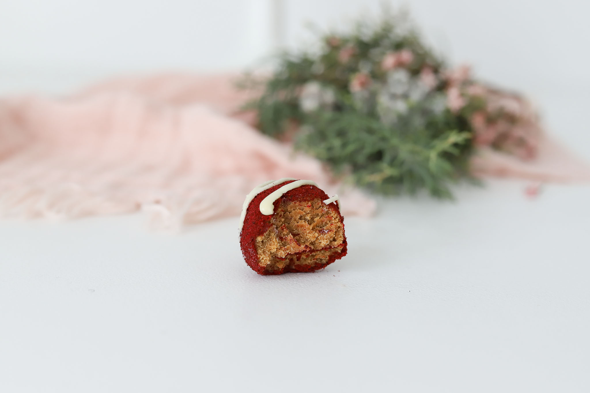 Christmas Plum Cheesecake Truffle Recipe | The Style Aesthetic 